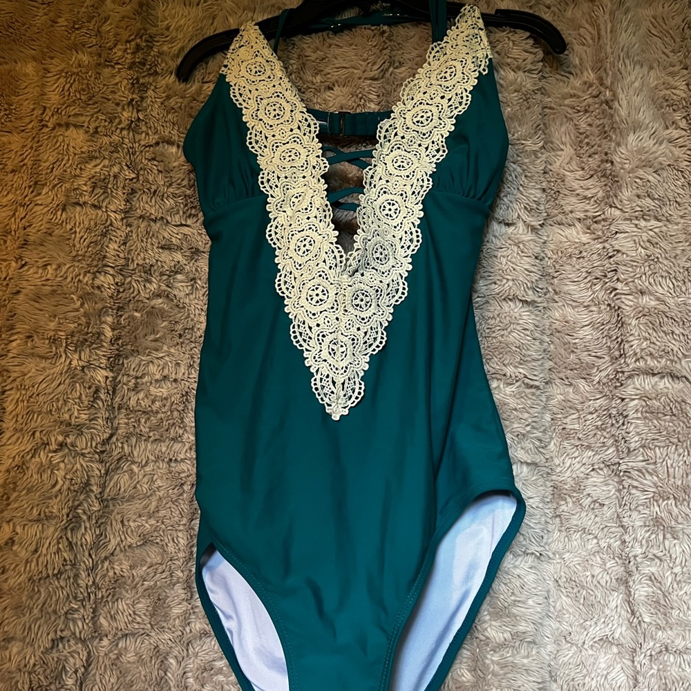 Cupshe one piece swimsuit size M